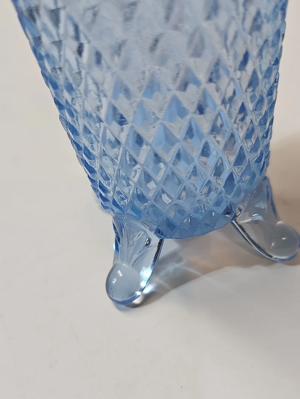 Vintage Imperial Glass Light Blue Opalescent Decorative 4-toed Flower Bud Vase